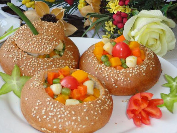 Bánh mì nhồi rau củ