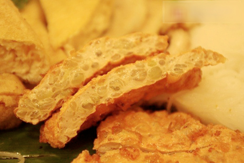 Chả cốm Hà Nội thơm phức mùi cốm.