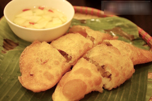 Bánh gối 30.000 đồng/phần.