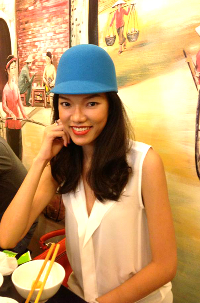 Chân dài Phùng Ngọc Yến.