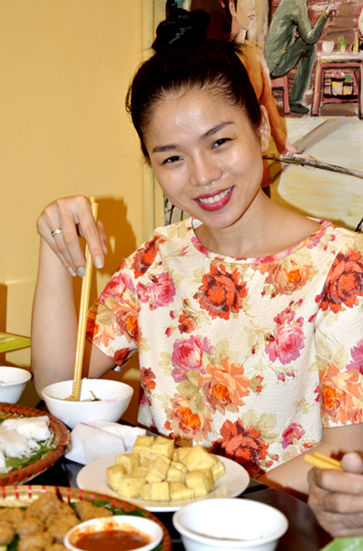 Bún lá, đậu chiên, chả cốm và thịt lợn ba chỉ luộc