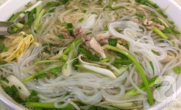Sợi bún ở đây nhỏ hơn sợi bún thông thường.