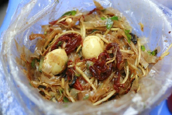 Bánh tráng trộn Hàng Tre.
