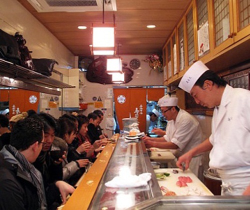 Nhà hàng Sushi Dai tại Tokyo
