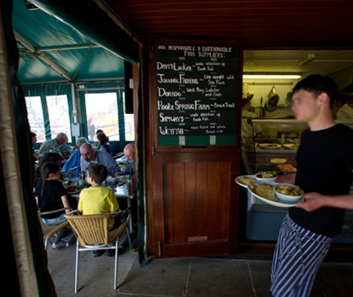 Nhà hàng Hive Beach Café