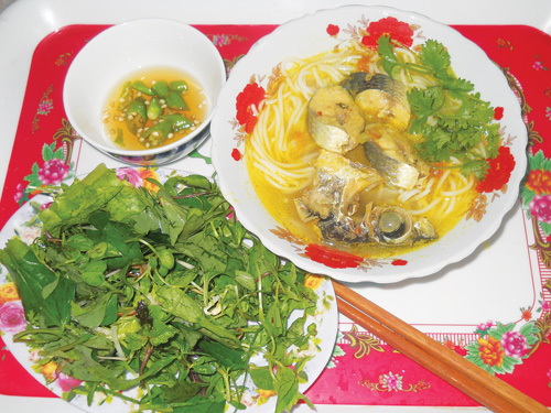 Độc đáo bún cá chuồn