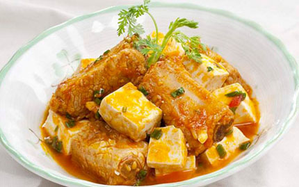 Đổi món với sườn kho đậu hũ non