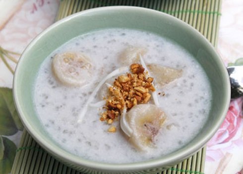 Chè chuối nước cốt dừa.
