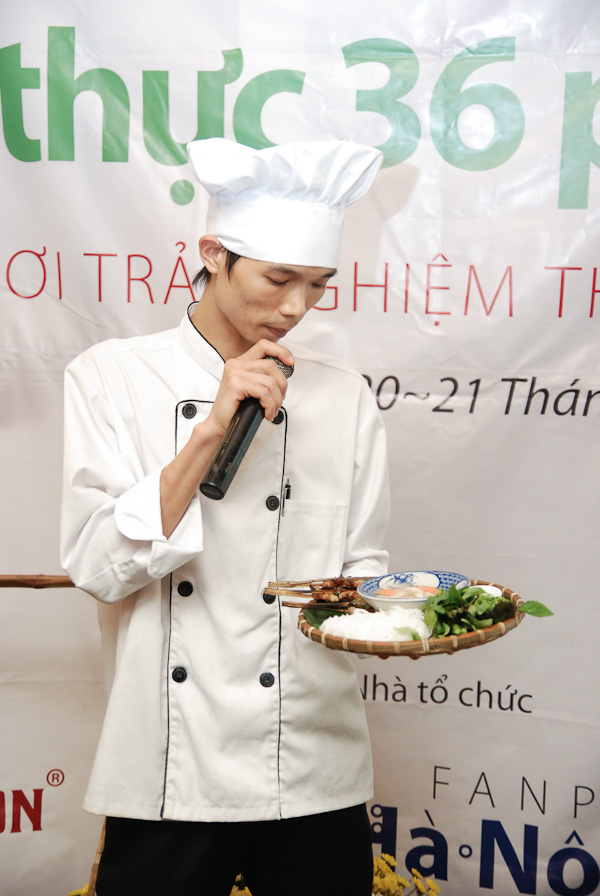 Đầu bếp hướng dẫn cách làm món bún chả - món ăn nổi tiếng của Ẩm thực 36 phố phường Hà Nội