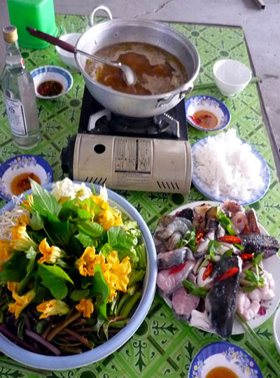 Mặn mà lẩu mắm