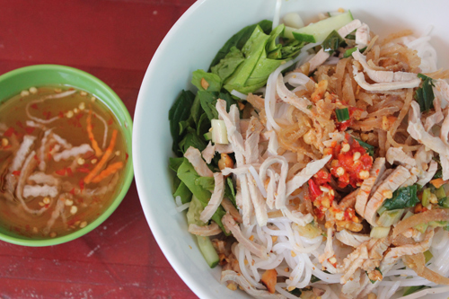Món bì bún chợ Giồng Luông