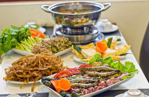 Lẩu cua đồng.