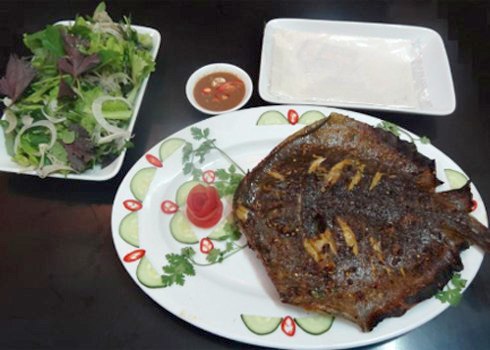 Cá đuối nướng.