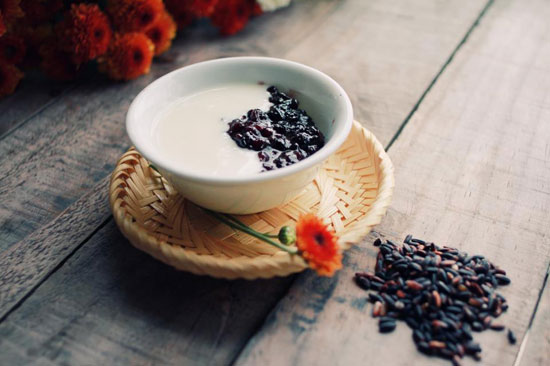 Sữa chua nếp cẩm.