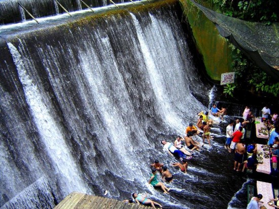 Nhà hàng thác nước
