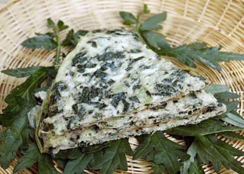 Trứng rán ngải cứu