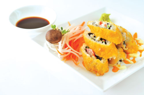 Cơm cuộn nấm chiên giòn