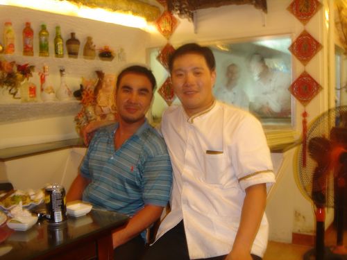Chủ quán