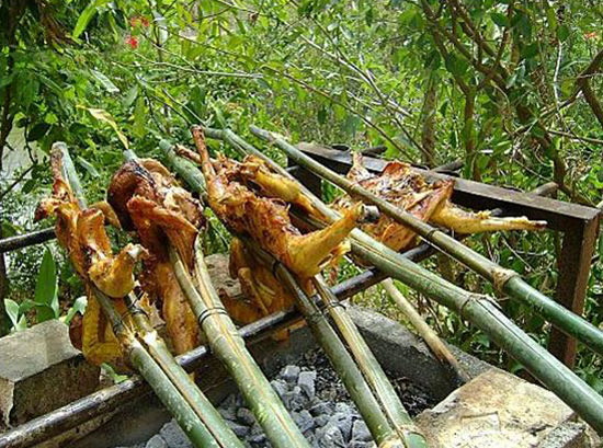 Gà nướng Bản Đôn