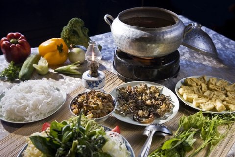 Lẩu của đồng tại Ao Ta