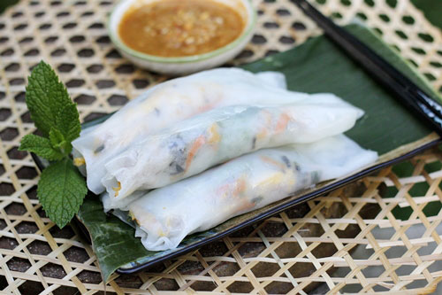 Bánh ướt cuốn chay cho ngày lễ Phật Đản
