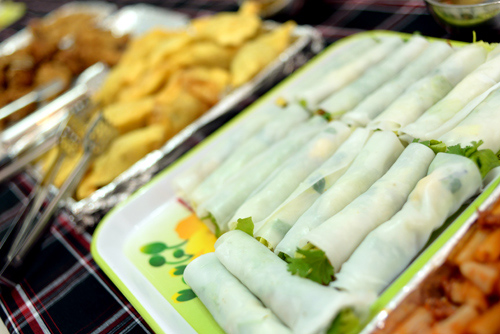 Buffet quà vặt phố Lý Văn Phức