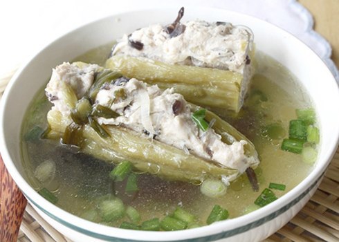 Canh khổ qua (mướp đắng) nhồi thịt