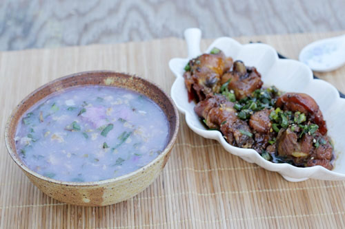 Canh khoai mỡ và thịt gà kho tiêu đậm đà