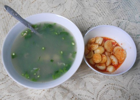 Canh nghêu rau muống