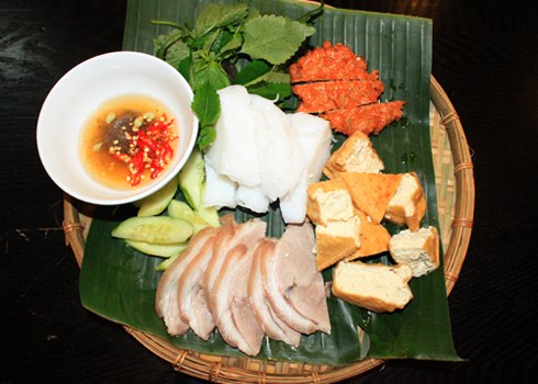Bún đậu mắm tôm.