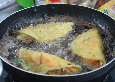 Bánh Khoái của người Huế.