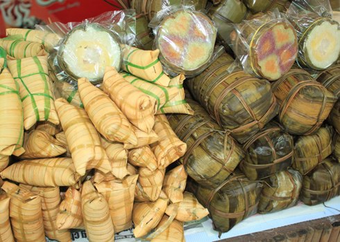 Bánh tét không thể thiếu trong đời sống hằng ngày, trong dịp lễ tết của người miền Tây.