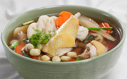 Ngòn ngọt canh gà thuốc bắc