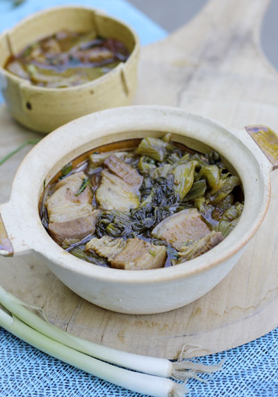 Thịt ba chỉ kho dưa cải chua