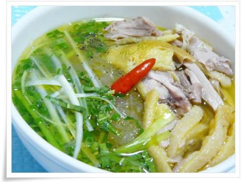 Nàng's quán không chủ đạo bún đậu mà mở rộng sang món ngon 3 miền.