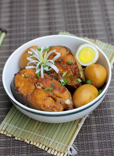Cá basa kho tàu