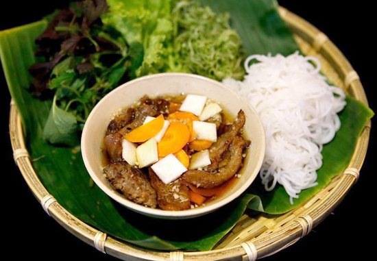 ... Bún chả Hà Nội.
