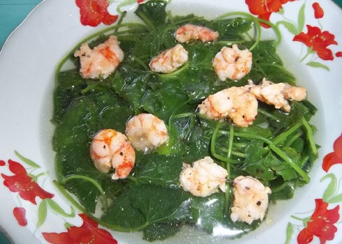 Món canh dễ ăn, thanh mát, thích hợp trong những ngày nắng nóng. Ảnh: P.T.