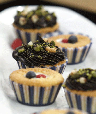 Làm cupcake miền nhiệt đới như Quốc Trí MasterChef
