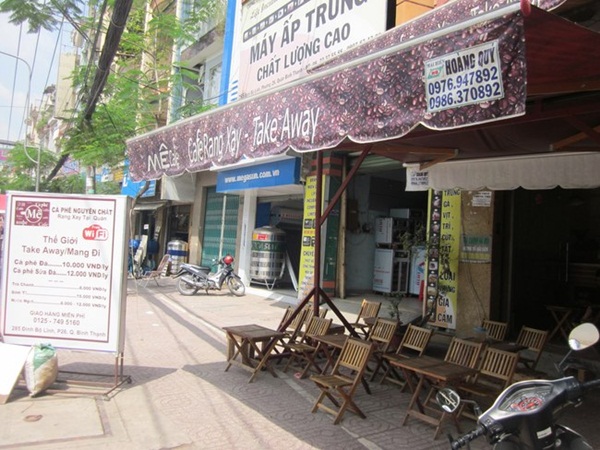 "Take away" còn xuất hiện trên biển hiệu của những quán cà phê rang xay tại chỗ.