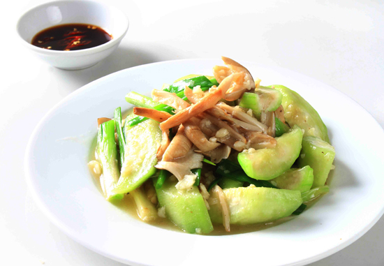 Mướp xào nấm mối