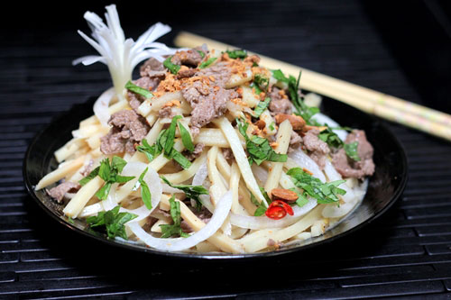 Nộm măng tươi trộn thịt bò