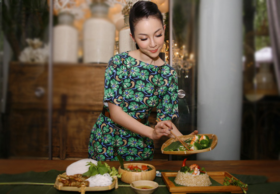 Linh Nga luôn cố gắng dành nhiều thời gian để chuẩn bị các món ăn cho thực khách.
