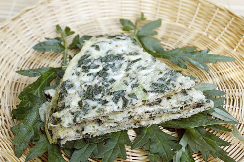 Trứng ngải cứu