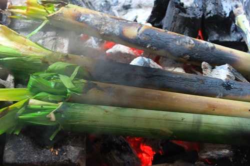 Bò nướng ống tre 
