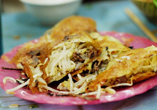 Bánh xèo Hàng Bồ có vỏ mỏng không đâu bằng.