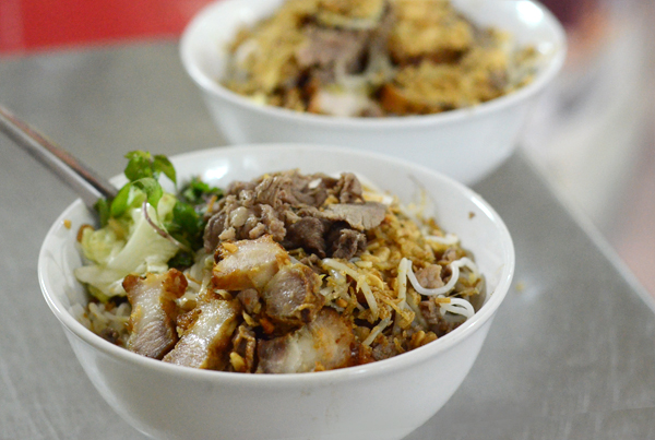 Bún bò trộn