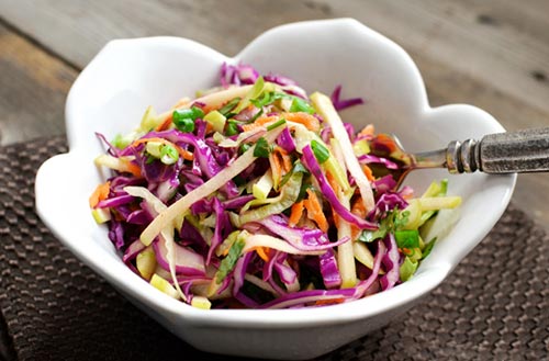 Salad táo và bắp cải tím 