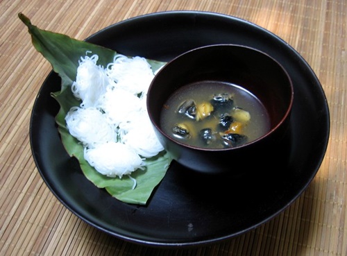 Món bún ốc nguội dân dã