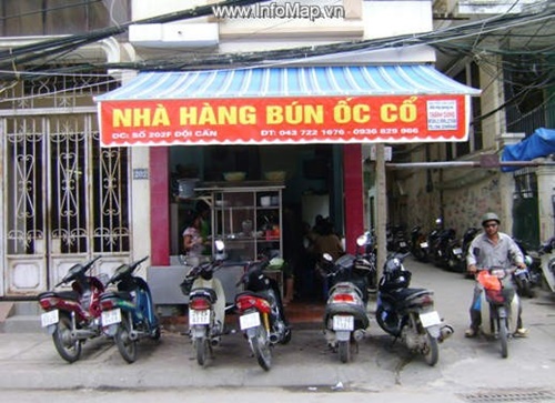 Quán Bún ốc cổ ở 202 Đội Cấn.